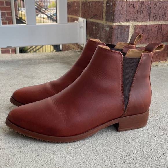 Nisolo Eva Everyday Chelsea Boot - Picture 2 of 6